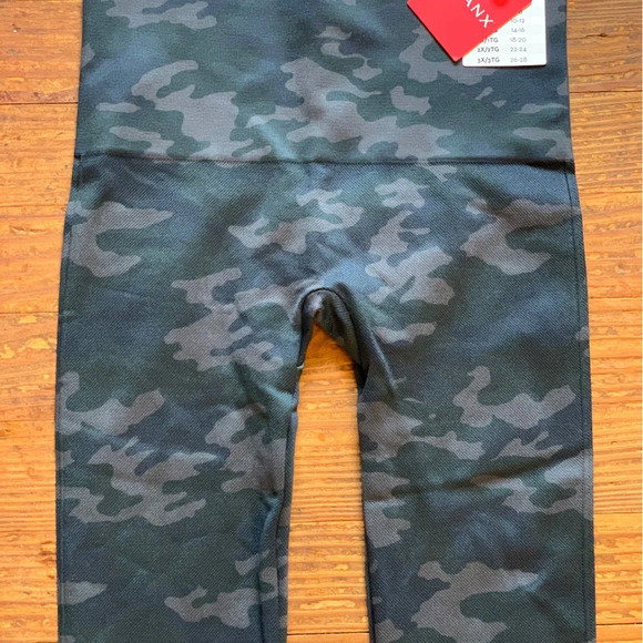 Spanx Crop Camo Seamless leggings NEW Look At Me Now S - Picture 4 of 8